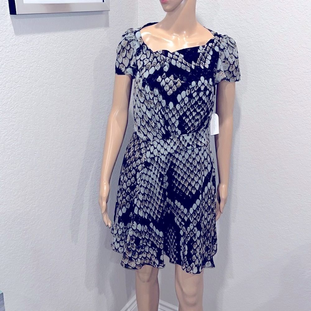 NWT-Jessica Simpson reptile print dress